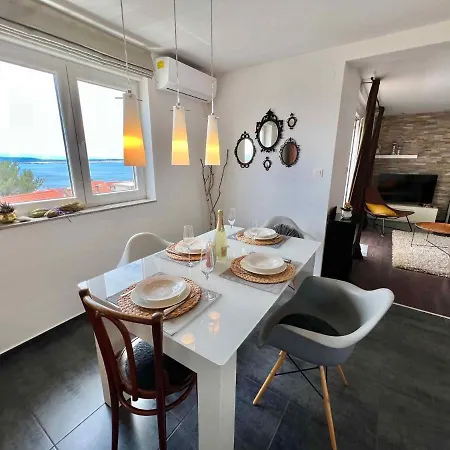 In 44153 Apartment *