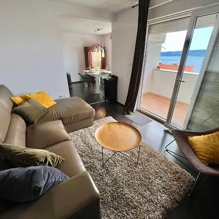 In 44153 Apartment