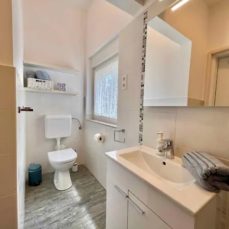 In 44153 Apartment *