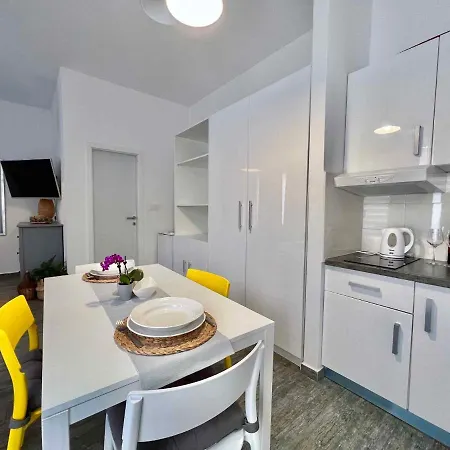 In 44153 Apartment
