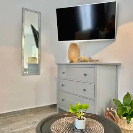 Apartment In 44153
