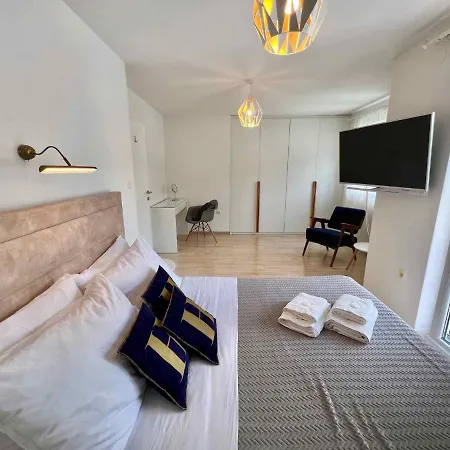 In 44153 Apartment *